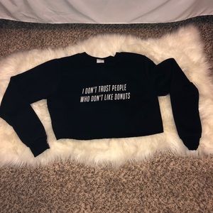 donuts work out long sleeve crop